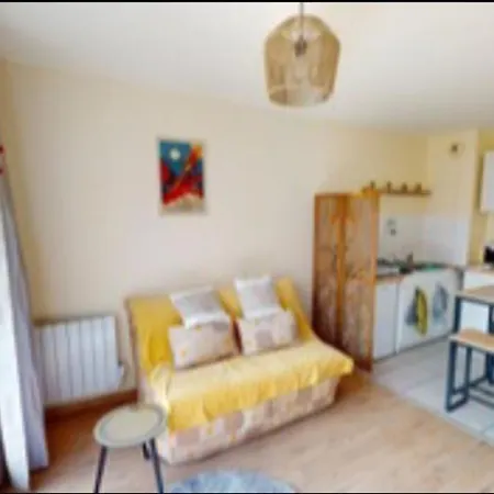 Appartement Avec Balcon Et Ascenseur Sur Calais Exterior photo