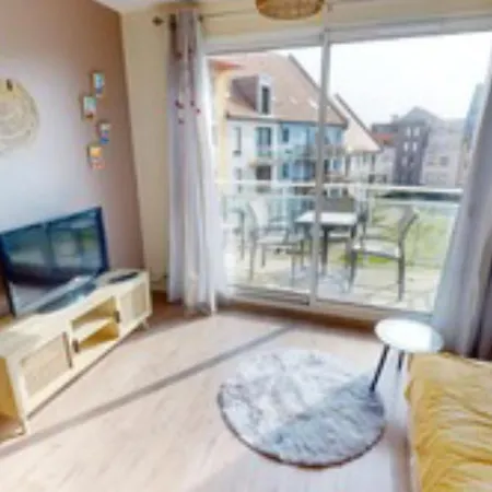 Appartement Avec Balcon Et Ascenseur Sur Calais Exterior photo