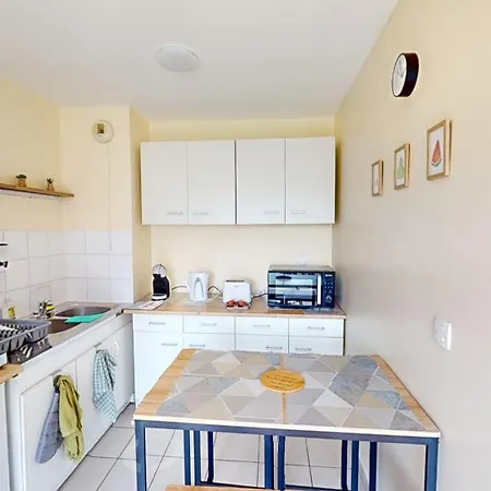 Appartement Avec Balcon Et Ascenseur Sur Calais Exterior photo