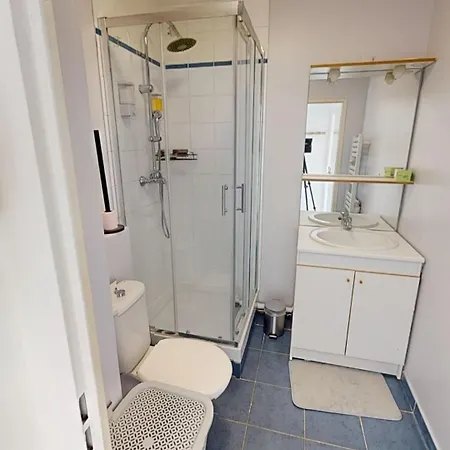 Appartement Avec Balcon Et Ascenseur Sur Calais Exterior photo